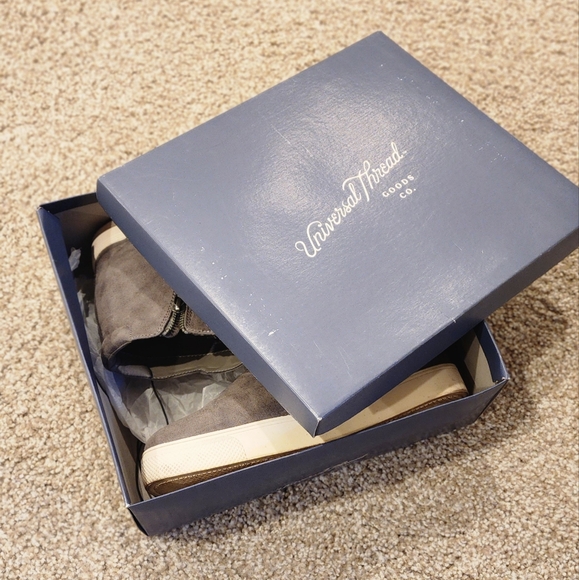 Universal Threads wedge heel booties - Picture 9 of 9